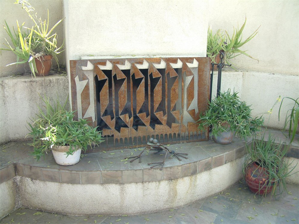 Aztec-Look Fireplace Screen