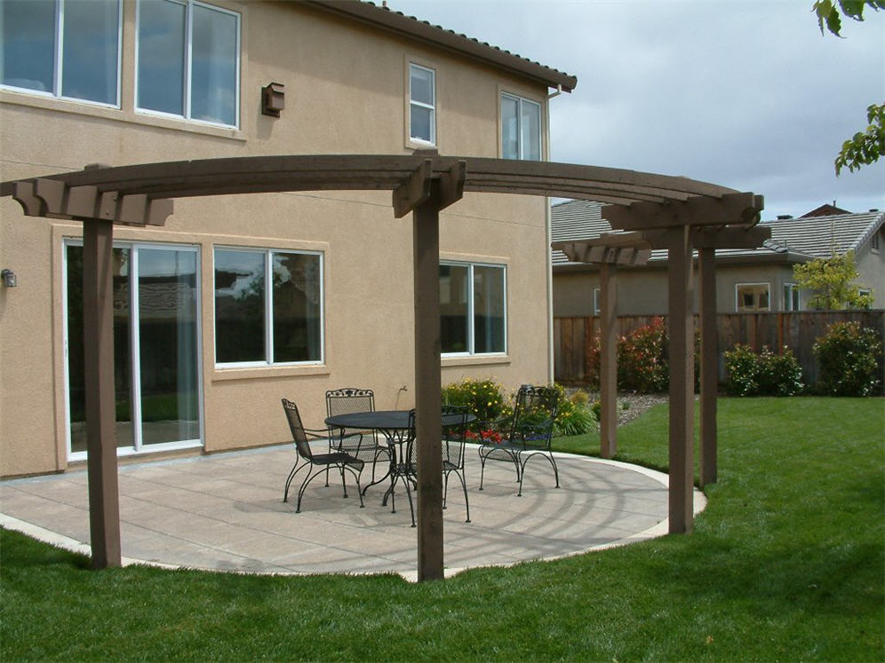 Softly Curved Arbor