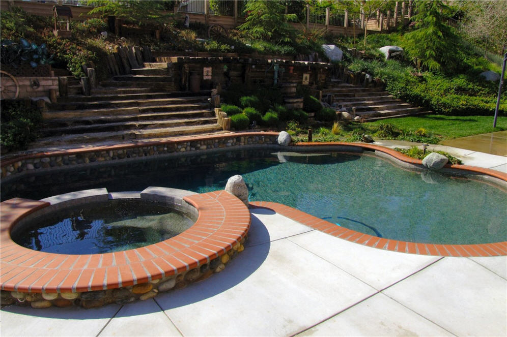 Inviting Pool and Jacuzzi