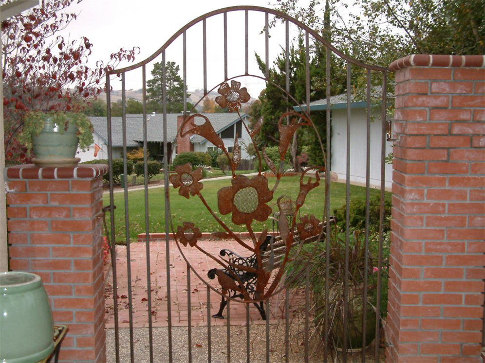 Flower Pattern Within the Gate
